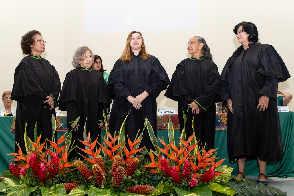 Solenidade Honoris Causa e Professoras Eméritas Enfermagem