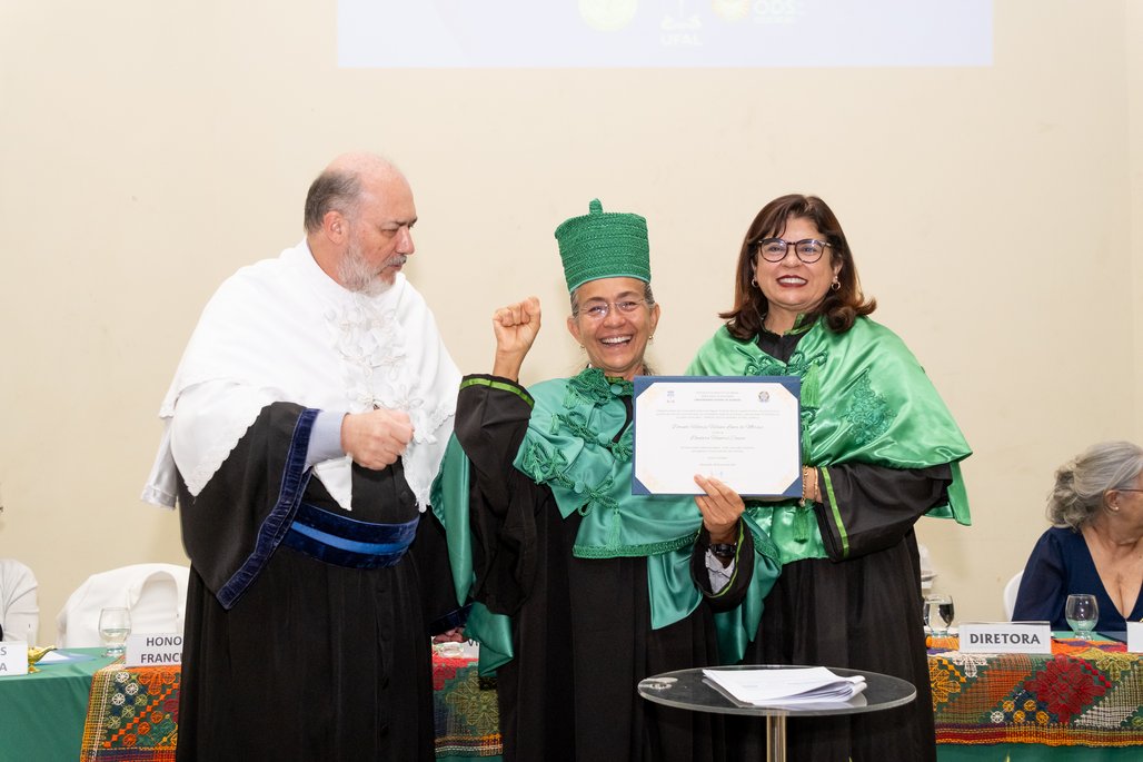 Solenidade Honoris Causa e Professoras Eméritas Enfermagem