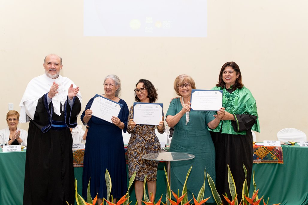 Solenidade Honoris Causa e Professoras Eméritas Enfermagem