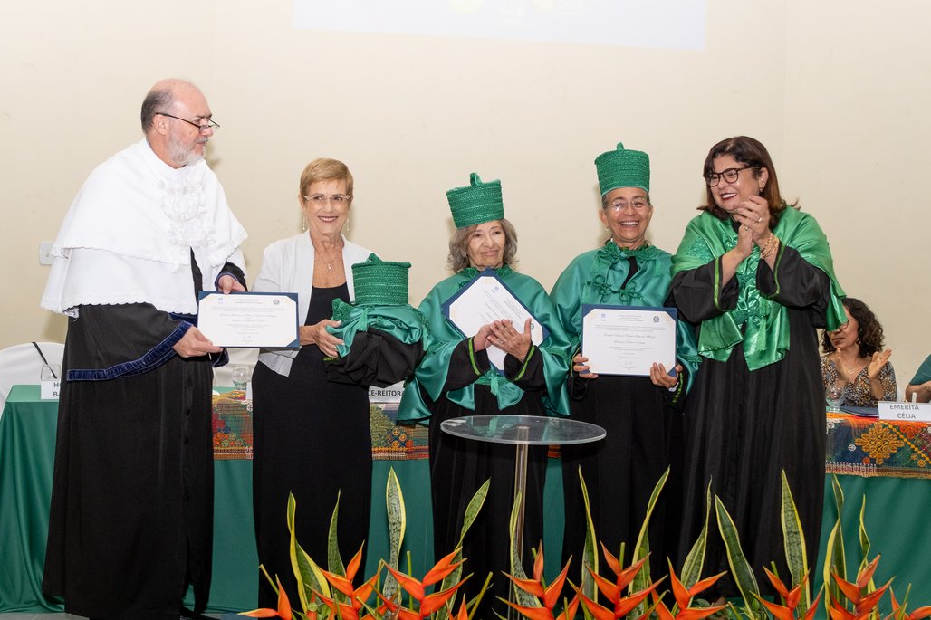 Solenidade Honoris Causa e Professoras Eméritas Enfermagem