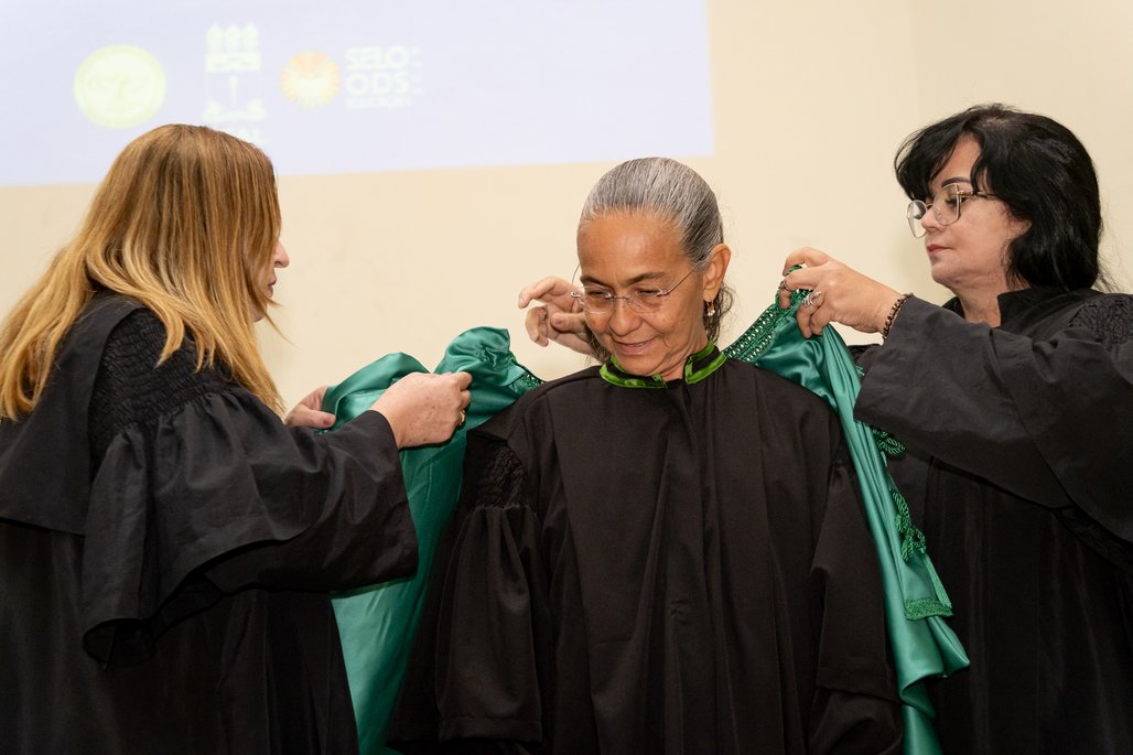 Solenidade Honoris Causa e Professoras Eméritas Enfermagem