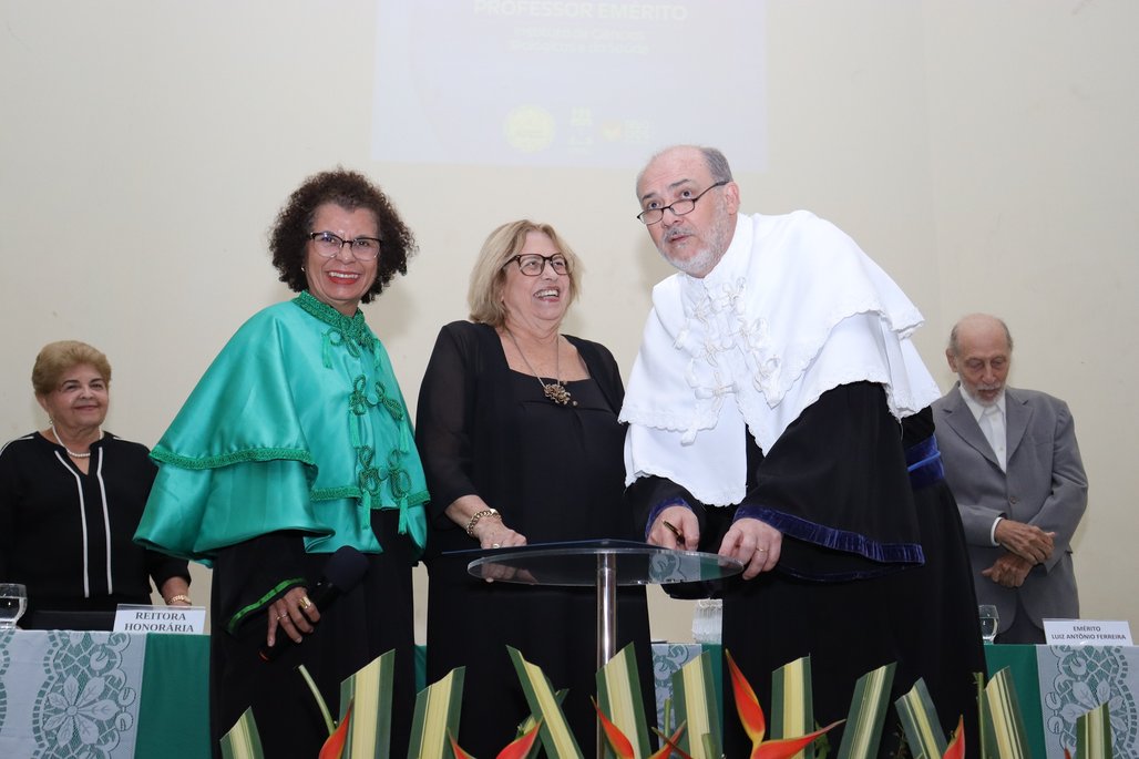 Solenidade Título Professor Emérito ICBS