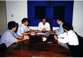 REUNIÃO COM O REITOR ROGÉRIO MOURA PINHEIRO - APRESENTAÇÃO DE DOCUMENTO