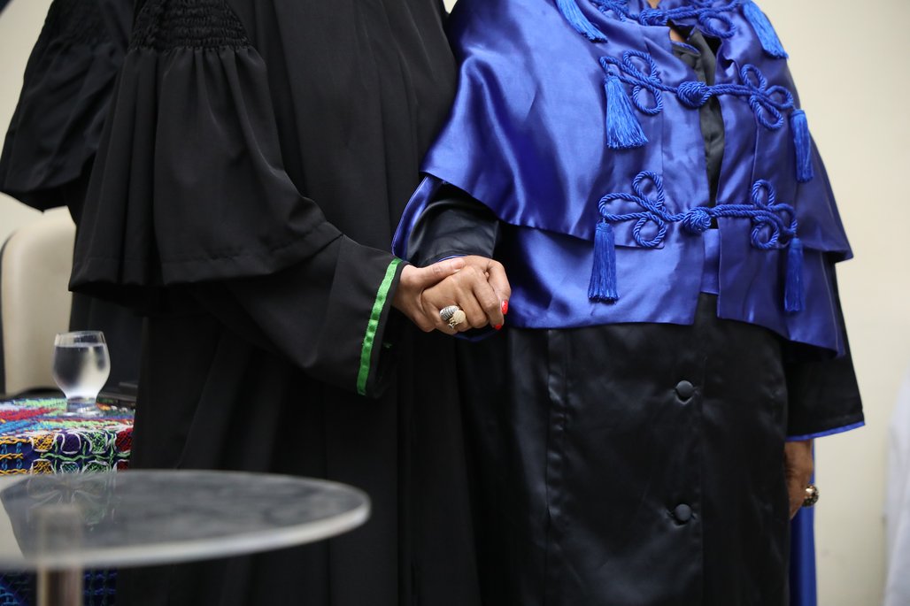 Doutor Honoris Causa \u002D Profa Cida