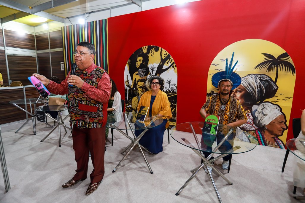 Bienal do Livro de lagoas 2025 \u002D dia 2 \u002D 01/11