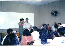 ONGS ENTREGAM PRÊMIO AO PROFESSOR RISCADO