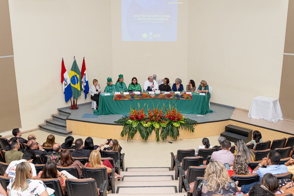 Solenidade Honoris Causa e Professoras Eméritas Enfermagem