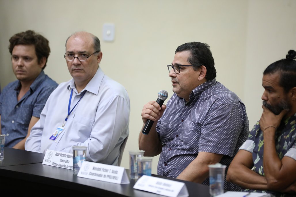 X Esocite \u002D Abertura