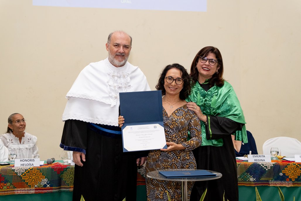 Solenidade Honoris Causa e Professoras Eméritas Enfermagem