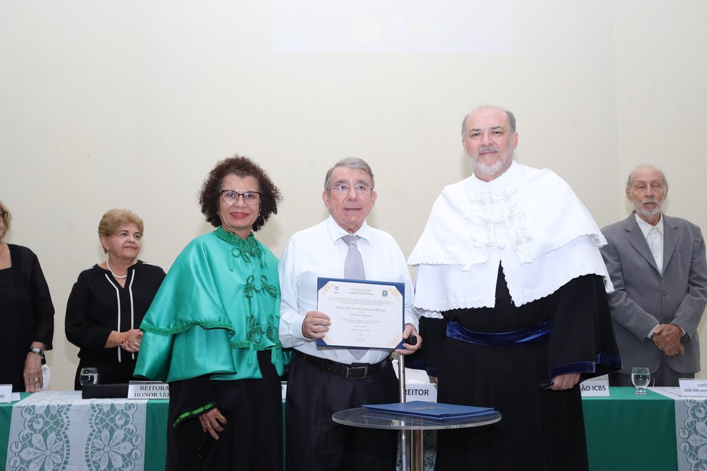 Solenidade Título Professor Emérito ICBS