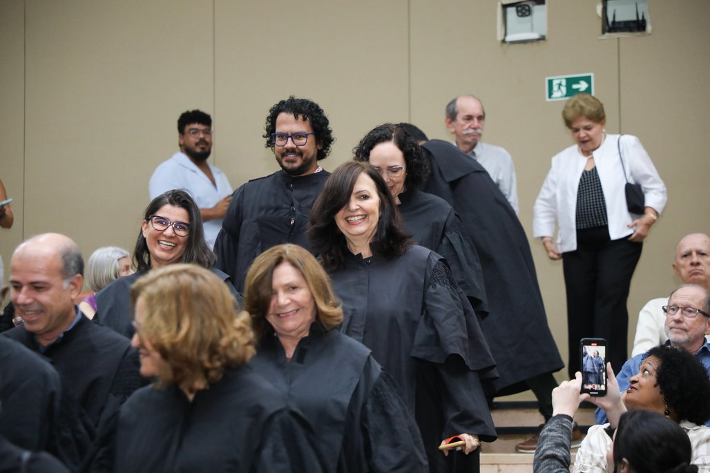 Doutor Honoris Causa \u002D Profa Cida