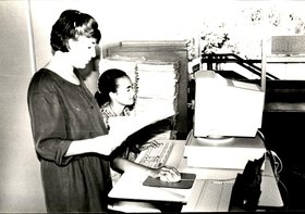 SERVIDORAS USAM O COMPUTADOR