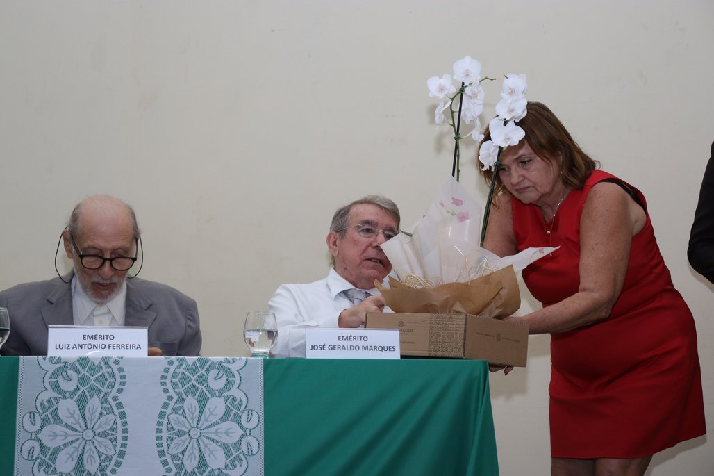 Solenidade Título Professor Emérito ICBS