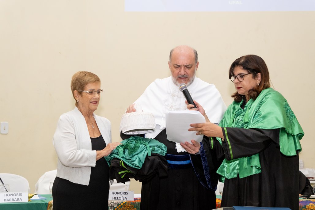 Solenidade Honoris Causa e Professoras Eméritas Enfermagem