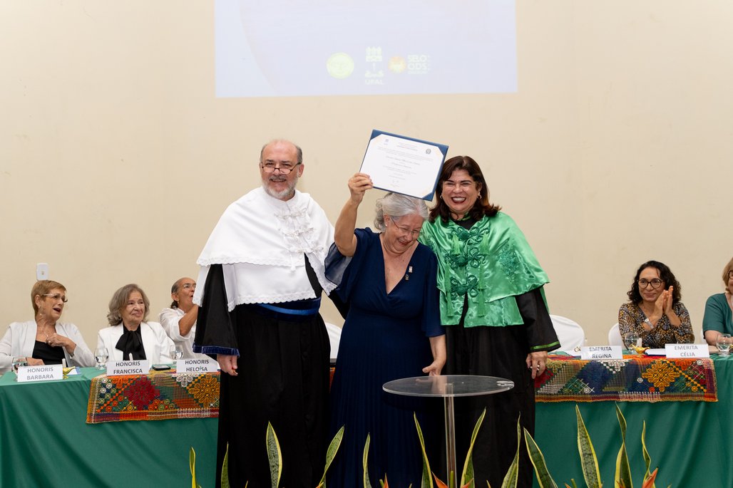 Solenidade Honoris Causa e Professoras Eméritas Enfermagem