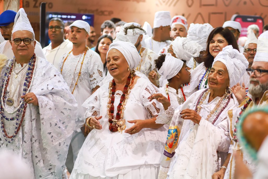 Bienal do Livro de lagoas 2025 \u002D dia 1 \u002D 31/10
