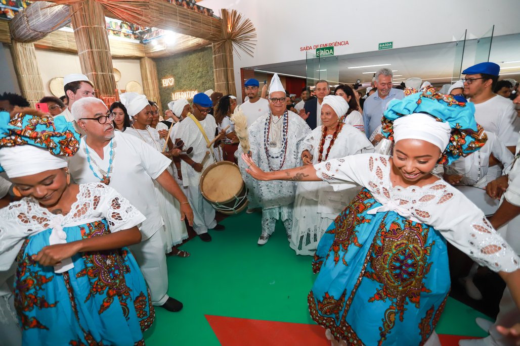 Bienal do Livro de lagoas 2025 \u002D dia 1 \u002D 31/10