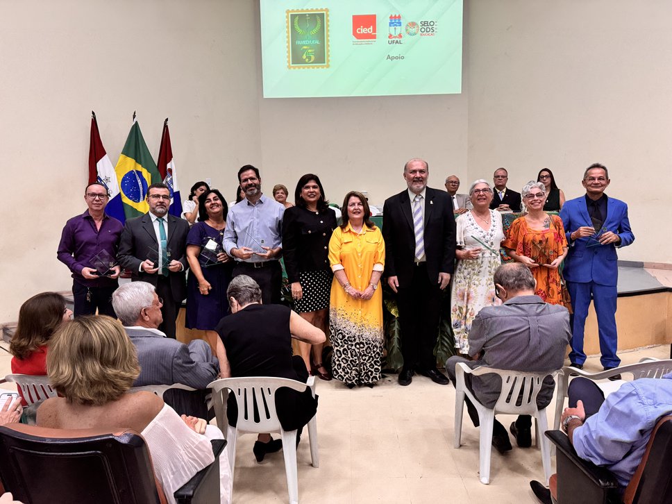 75 anos Famed