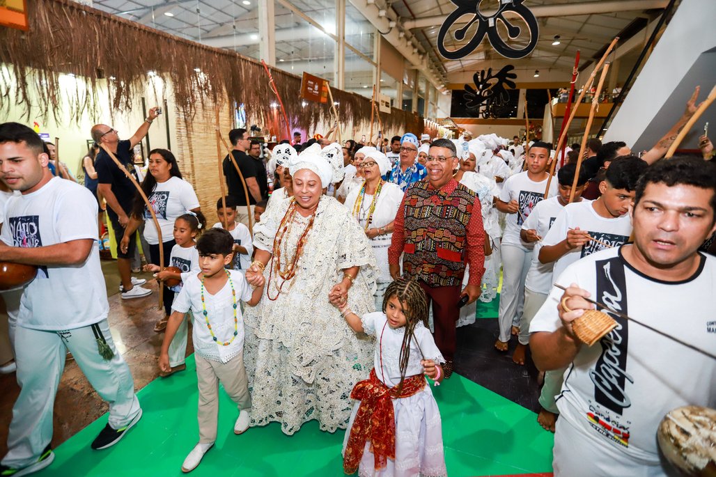 Bienal do Livro de lagoas 2025 \u002D dia 2 \u002D 01/11