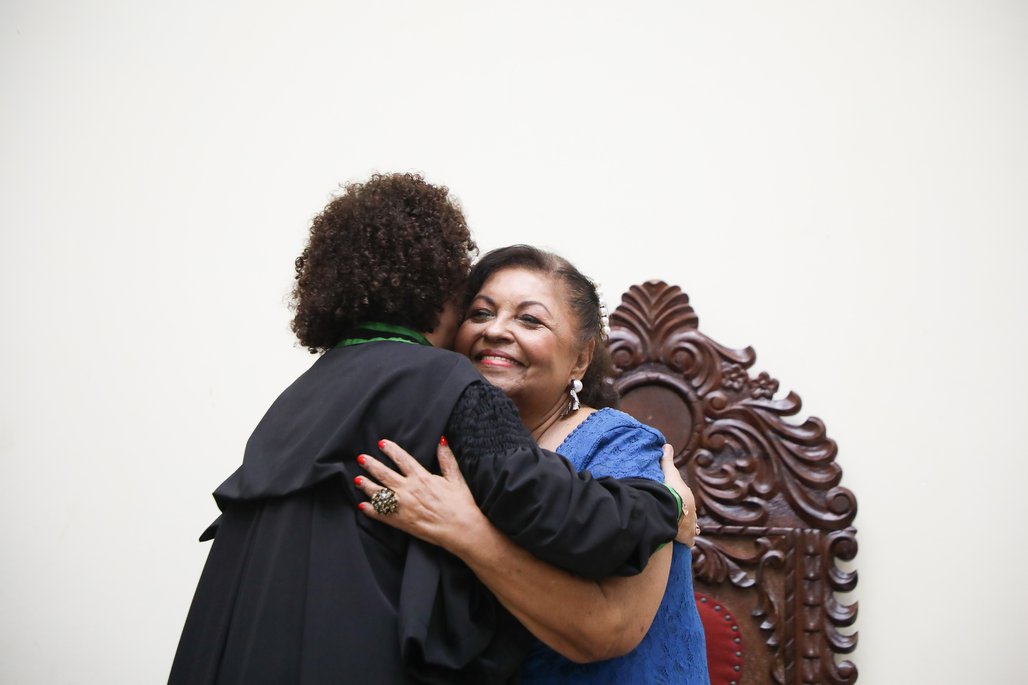 Doutor Honoris Causa \u002D Profa Cida