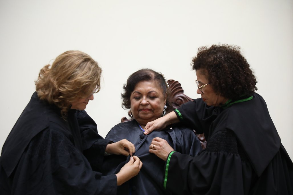 Doutor Honoris Causa \u002D Profa Cida