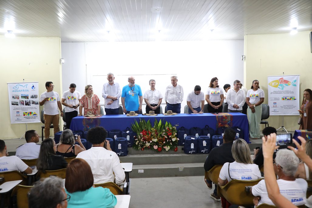Visita do Ministro André de Paula (Pesca e Aquicultura) ao CECA