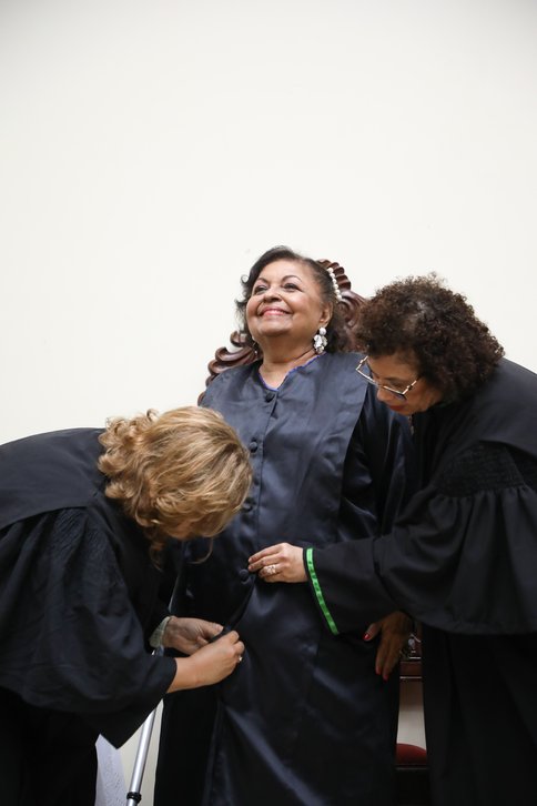 Doutor Honoris Causa \u002D Profa Cida