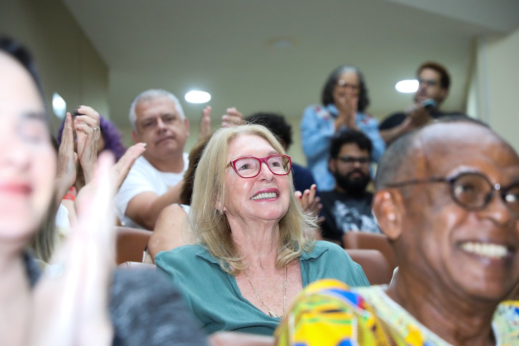 Doutor Honoris Causa \u002D Profa Cida