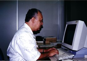 PROFESSOR ROBERTO JORGE COORDENADOR DA GRADUAÇÃO EM FÍSICA