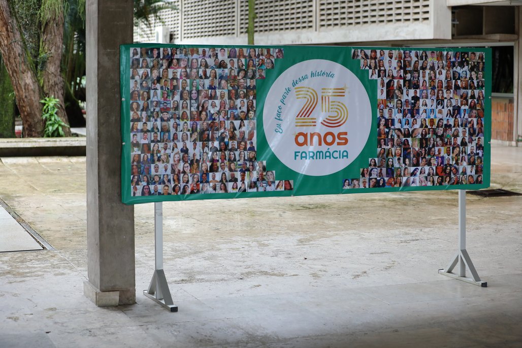 25 anos Curso Farmácia