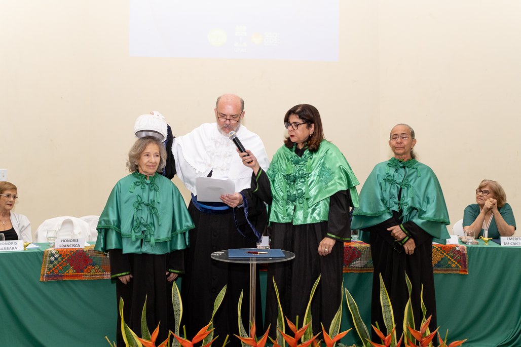 Solenidade Honoris Causa e Professoras Eméritas Enfermagem