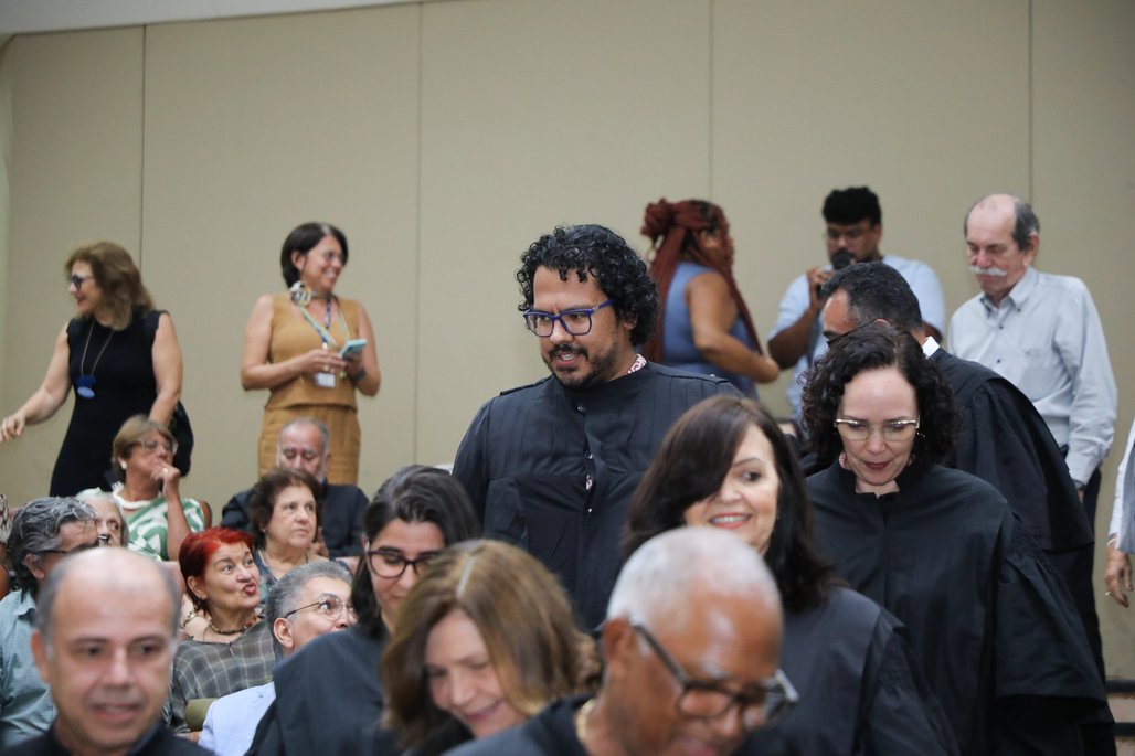 Doutor Honoris Causa \u002D Profa Cida