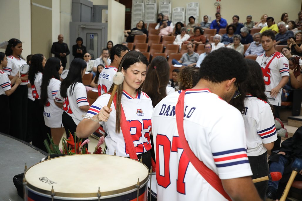 Doutor Honoris Causa \u002D Profa Cida