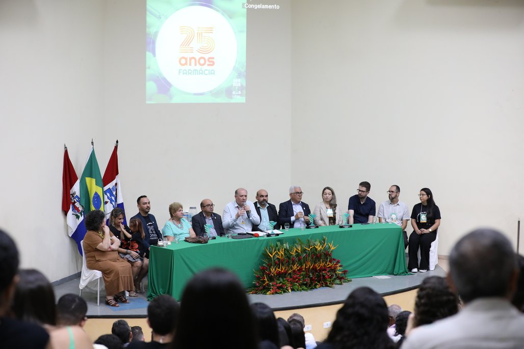 25 anos Curso Farmácia