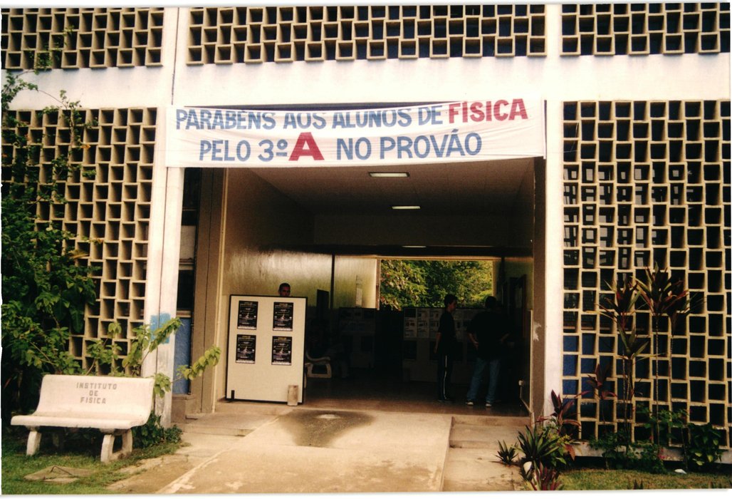 18AF49.18 \u002D 710.1 \u002D ÁLBUM COLORIDO PEQUENO 01 \u002D EVENTOS \u002D REITOR ROGÉRIO PINHEIRO E REITORA ANA DAYSE
