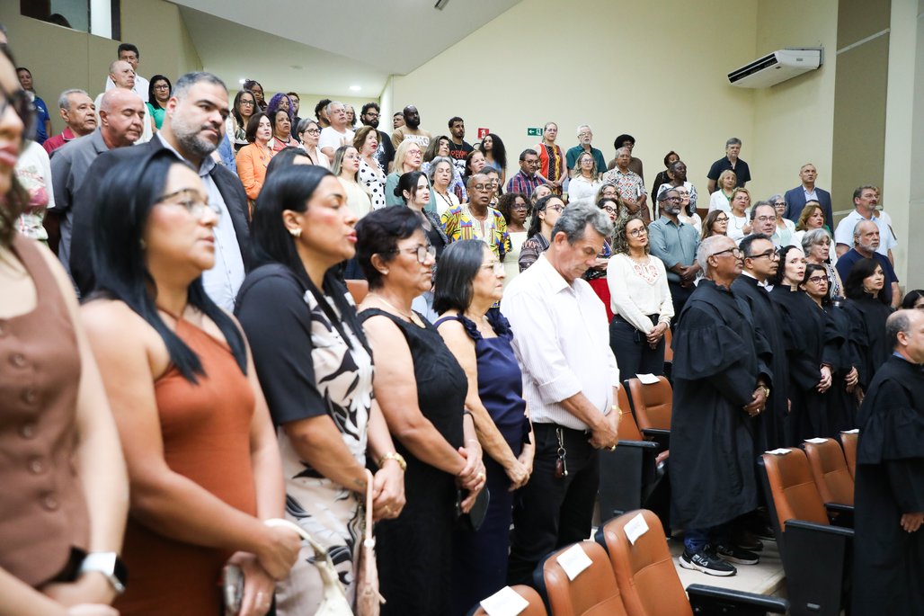 Doutor Honoris Causa \u002D Profa Cida