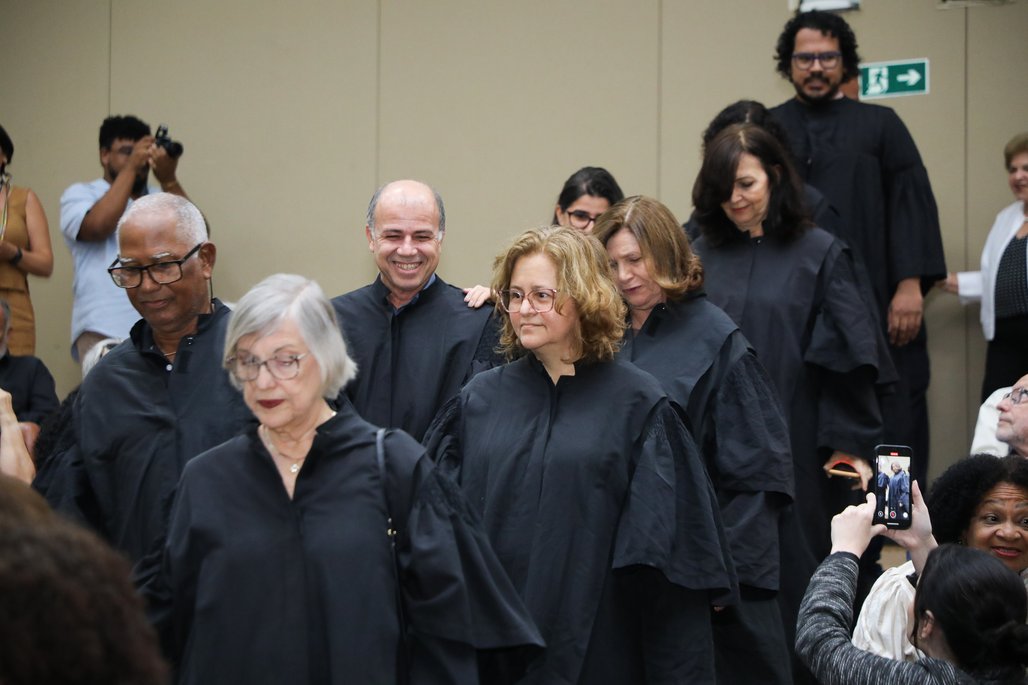 Doutor Honoris Causa \u002D Profa Cida