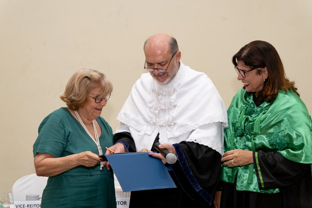 Solenidade Honoris Causa e Professoras Eméritas Enfermagem