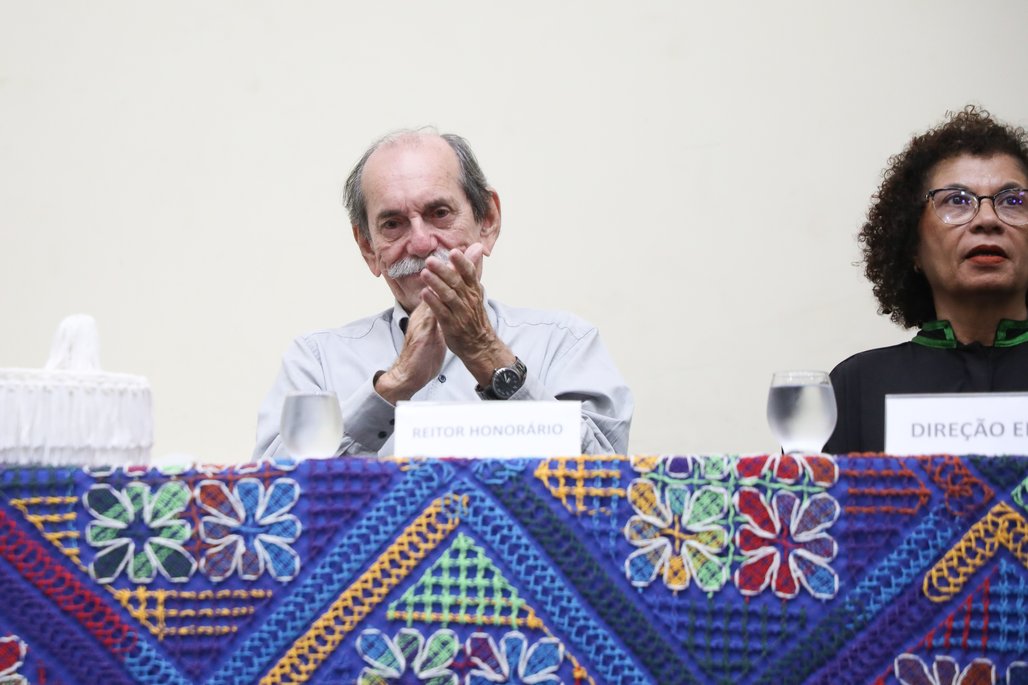 Doutor Honoris Causa \u002D Profa Cida