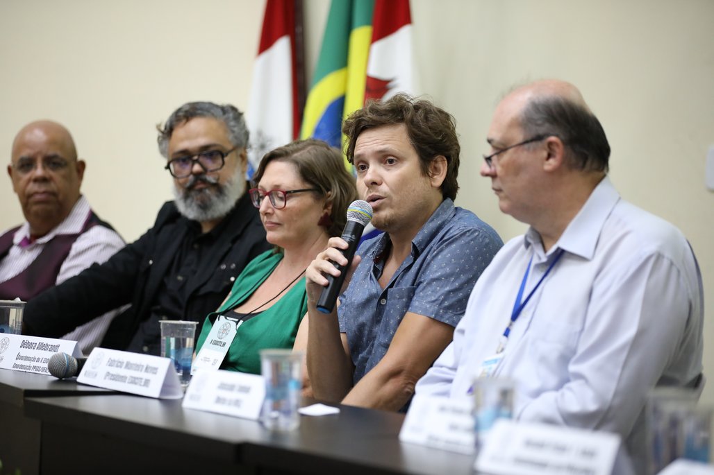 X Esocite \u002D Abertura