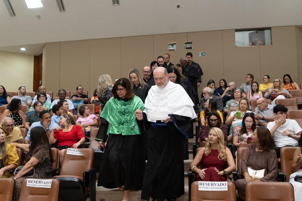 Solenidade Honoris Causa e Professoras Eméritas Enfermagem