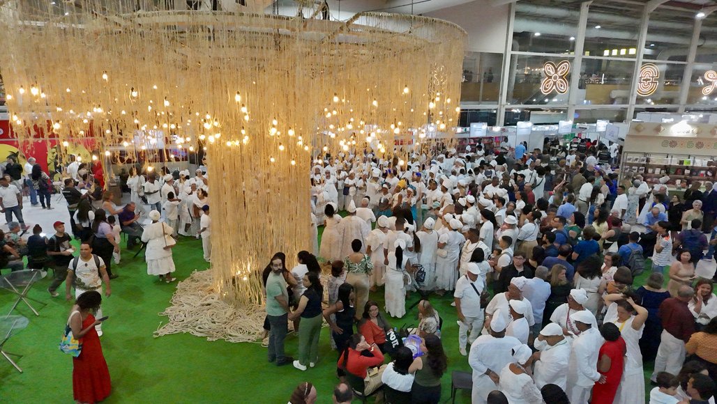 Bienal do Livro de lagoas 2025 \u002D dia 1 \u002D 31/10