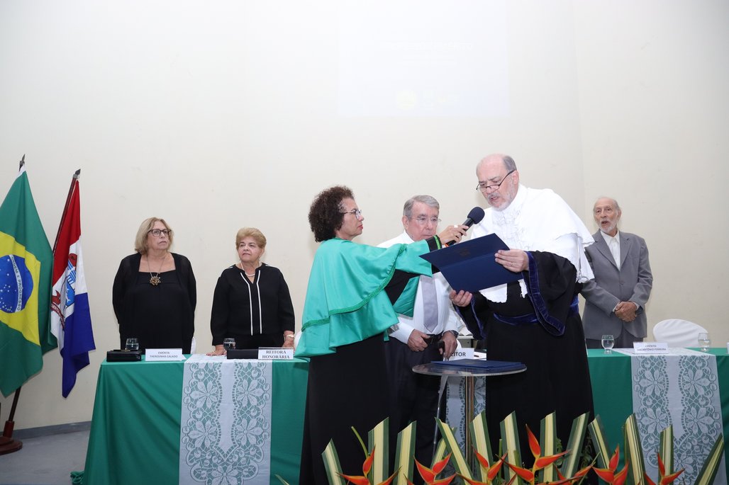 Solenidade Título Professor Emérito ICBS