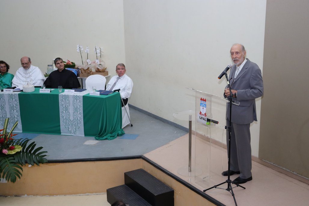 Solenidade Título Professor Emérito ICBS