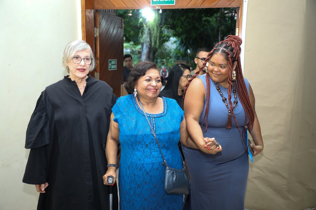 Doutor Honoris Causa \u002D Profa Cida