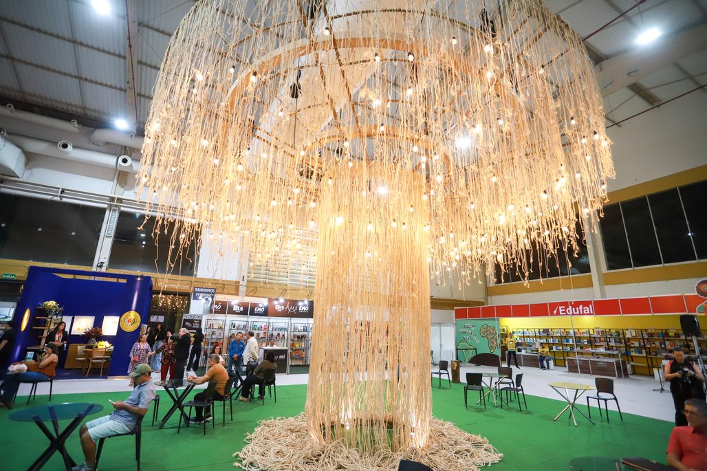 Bienal do Livro de lagoas 2025 \u002D dia 1 \u002D 31/10