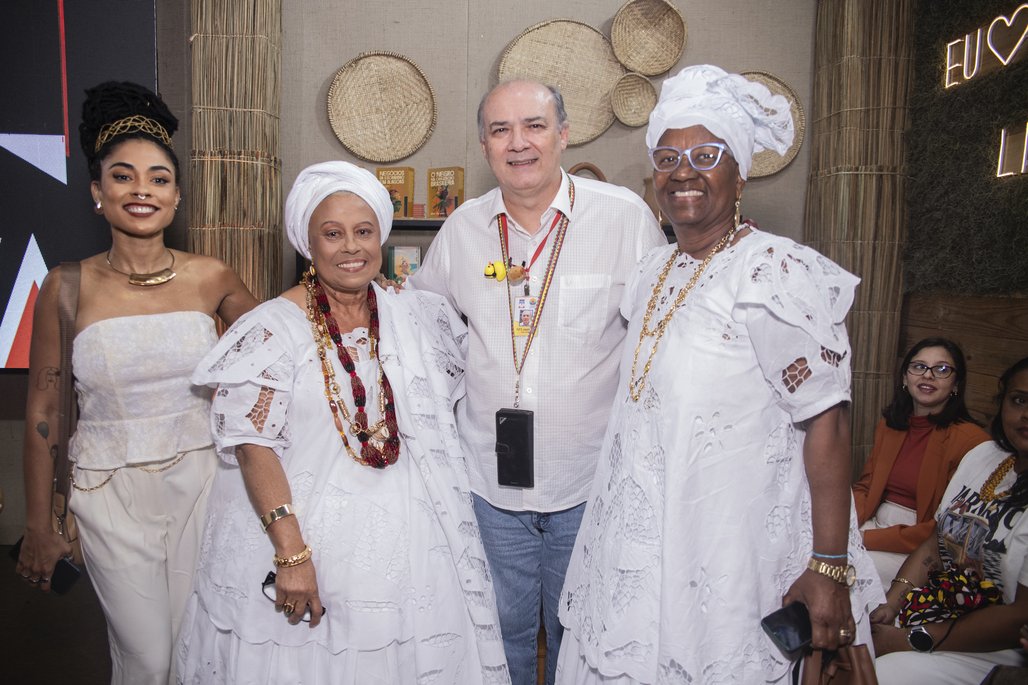 Bienal do Livro de lagoas 2025 \u002D dia 31/10 Adriano arantos