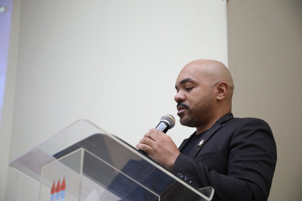 Doutor Honoris Causa \u002D Profa Cida