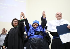 Doutor Honoris Causa - Profa Cida