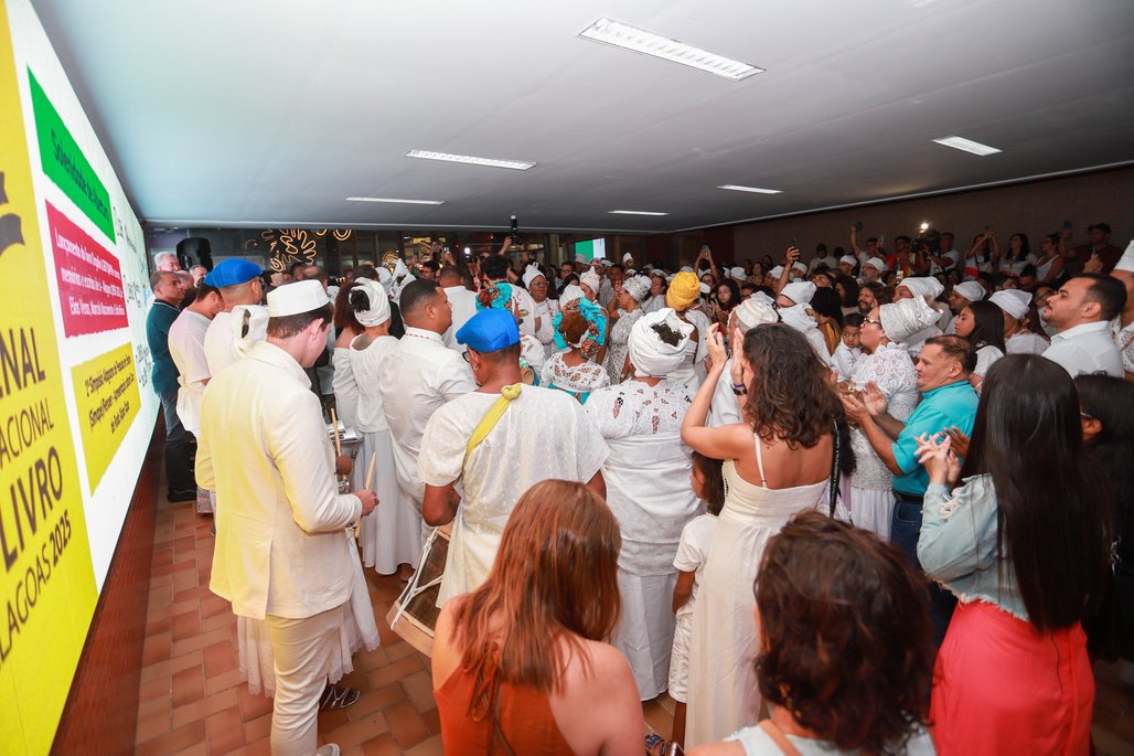 Bienal do Livro de lagoas 2025 \u002D dia 1 \u002D 31/10